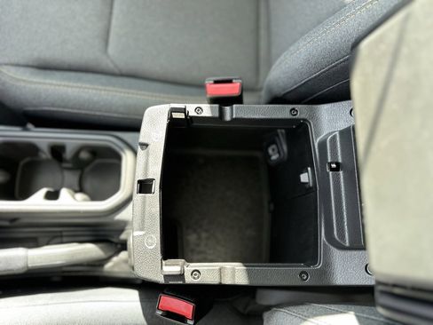 Used 2025 Jeep Gladiator Sport image 23