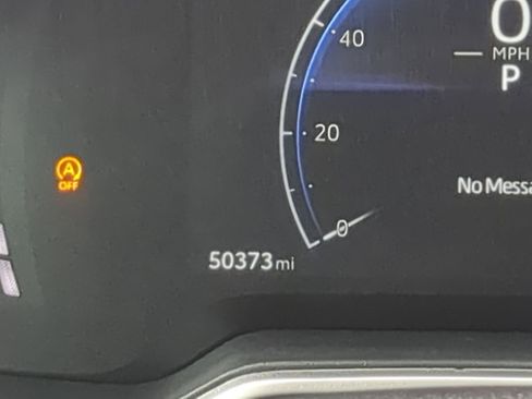 Used 2023 Toyota Corolla Cross XLE image 22