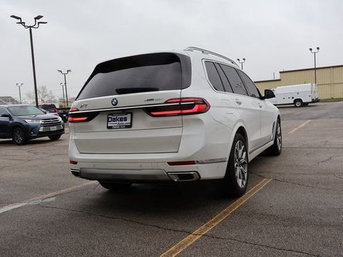 Used 2024 BMW X7 xDrive40i w/ Climate Comfort Package AWD/4WD image 7