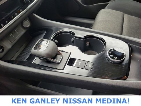 Certified 2026 Nissan Rogue SV AWD/4WD image 27