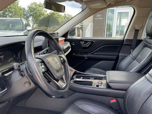 Used 2023 Lincoln Aviator Reserve w/ Equipment Group 201A AWD/4WD image 2