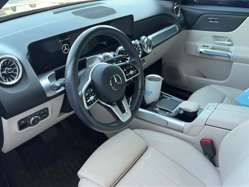 Used 2022 Mercedes-Benz GLB 250 4MATIC image 6