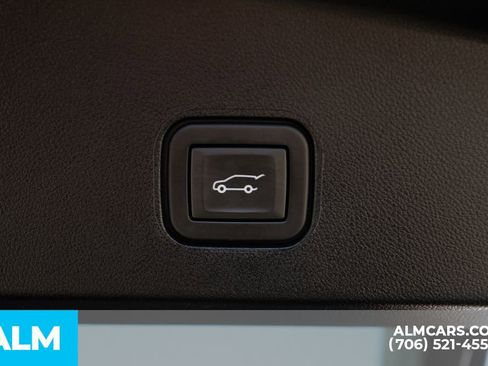 Used 2024 Cadillac Lyriq Sport image 16