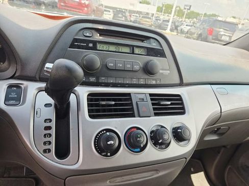 Used 2010 Honda Odyssey LX image 9
