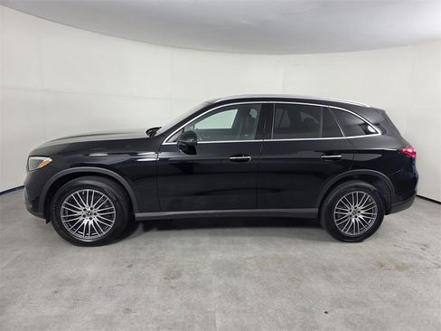 Certified 2025 Mercedes-Benz GLC 300 image 7