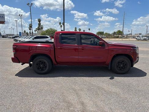 Used 2024 Nissan Frontier SV RWD image 8