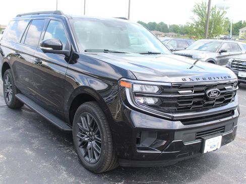 New 2026 Ford Expedition Max Platinum w/ Stealth Appearance Package AWD/4WD image 9