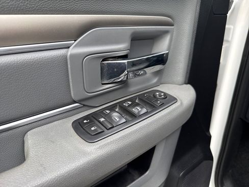 Used 2017 RAM 2500 SLT image 22