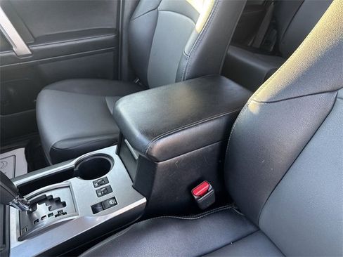 Used 2022 Toyota 4Runner SR5 Premium image 22