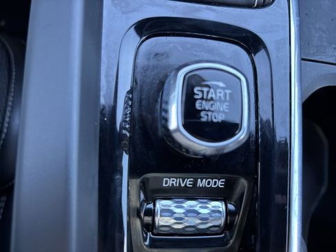 Used 2021 Volvo XC60 T5 R-Design w/ Advanced Package image 31