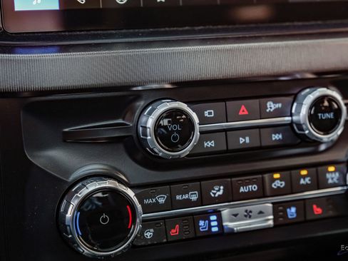 Used 2026 Ford F450 Platinum w/ FX4 Off-Road Package image 73