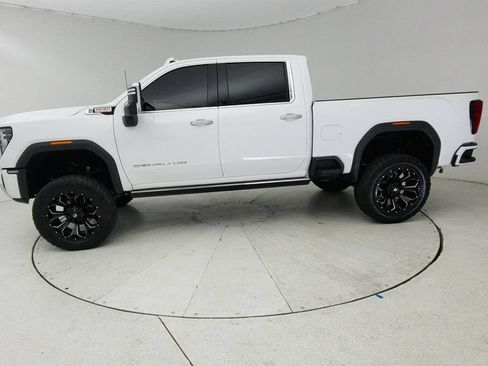 Used 2024 GMC Sierra 2500 Denali w/ Denali Reserve Package AWD/4WD image 16