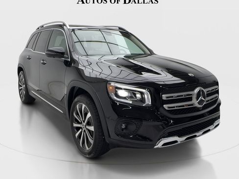Used 2022 Mercedes-Benz GLB 250 w/ Premium Package Lite image 2
