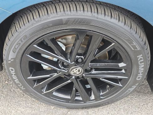 Used 2025 Toyota Camry SE w/ Convenience Package FWD image 12