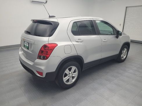 Used 2021 Chevrolet Trax LS w/ Tint and Cruise Package FWD image 10