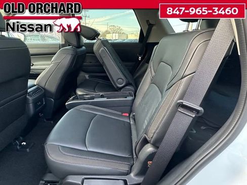 Used 2025 Nissan Pathfinder SL w/ SL Premium Package image 12
