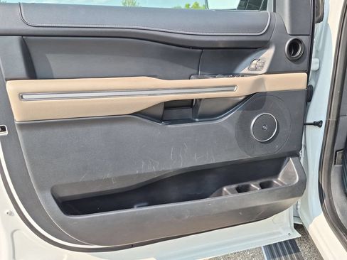 Used 2022 Ford Expedition Max Limited AWD/4WD image 12