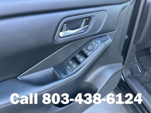 Used 2024 Nissan Rogue SV image 8