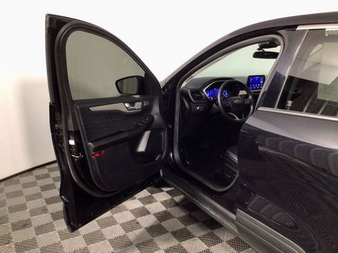 Used 2022 Ford Escape SEL w/ Technology Package image 16