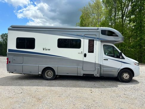 Used 2019 Mercedes-Benz Sprinter 170 image 2