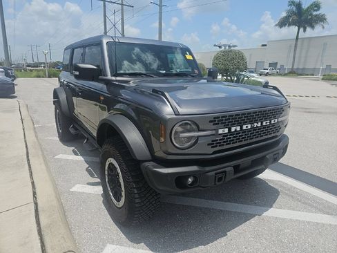 Used 2023 Ford Bronco Badlands w/ Sasquatch Package AWD/4WD image 3