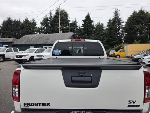 Used 2021 Nissan Frontier SV w/ Midnight Edition Floor Mats RWD image 7