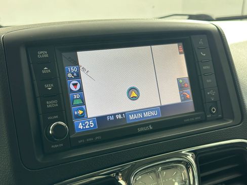 Used 2012 Chrysler Town & Country Touring-L w/ Premium Group FWD image 42