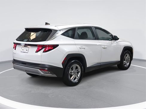 Certified 2025 Hyundai Tucson SE image 5