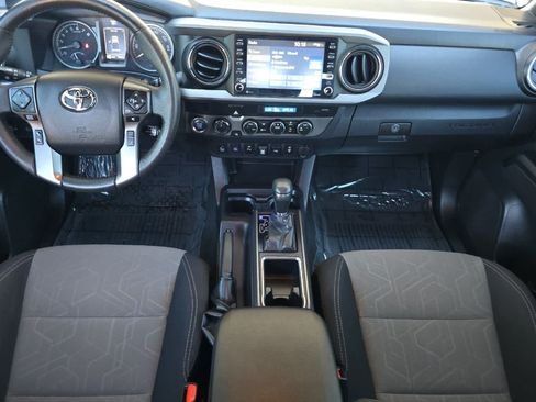 Used 2022 Toyota Tacoma TRD Off-Road w/ Technology Package AWD/4WD image 3