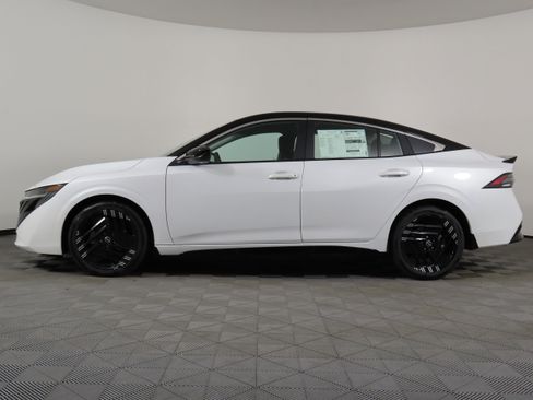 New 2026 Nissan Sentra SR w/ Floor Mat Package image 15