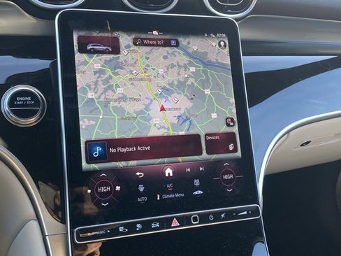 Used 2025 Mercedes-Benz GLC 350e 4MATIC image 3