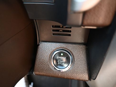 Used 2018 Ford F150 King Ranch w/ Equipment Group 601A Luxury AWD/4WD image 18