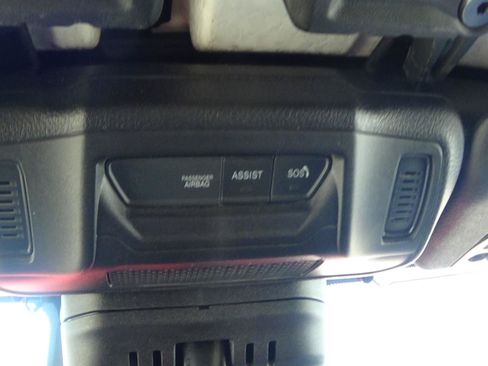 Used 2025 Jeep Wrangler Unlimited Sahara AWD/4WD image 30