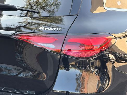 Used 2023 Mercedes-Benz GLC 300 4MATIC image 27