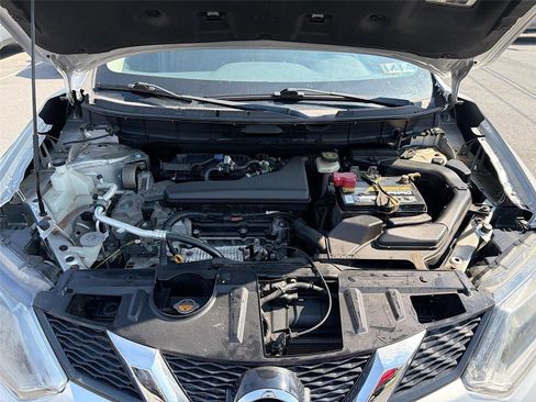 Used 2016 Nissan Rogue SV image 28