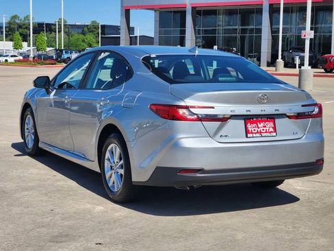 Certified 2025 Toyota Camry LE image 5