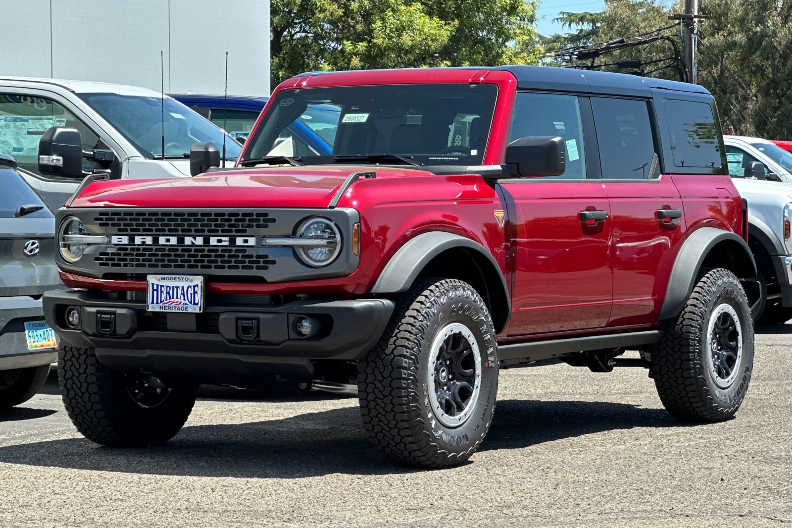 New 2026 Ford Bronco Badlands w/ Sasquatch Package AWD/4WD image 8