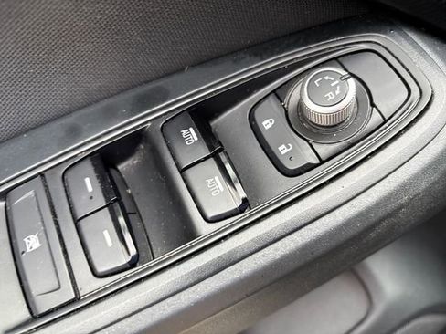 Used 2023 Subaru Crosstrek 2.0i Premium image 13