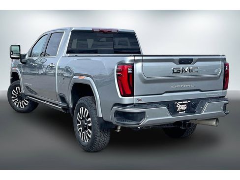 Used 2024 GMC Sierra 3500 Denali Ultimate image 4