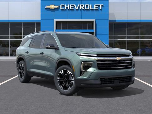 New 2027 Chevrolet Traverse LT w/ Sun and Wheel Package FWD image 7