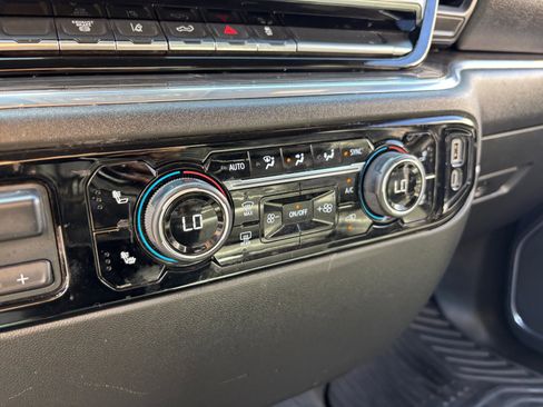 Used 2024 Chevrolet Silverado 2500 LTZ image 31