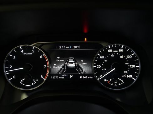 Used 2023 Nissan Rogue SV image 2