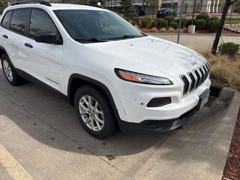 Used 2016 Jeep Cherokee Sport w/ Cold Weather Group image 2