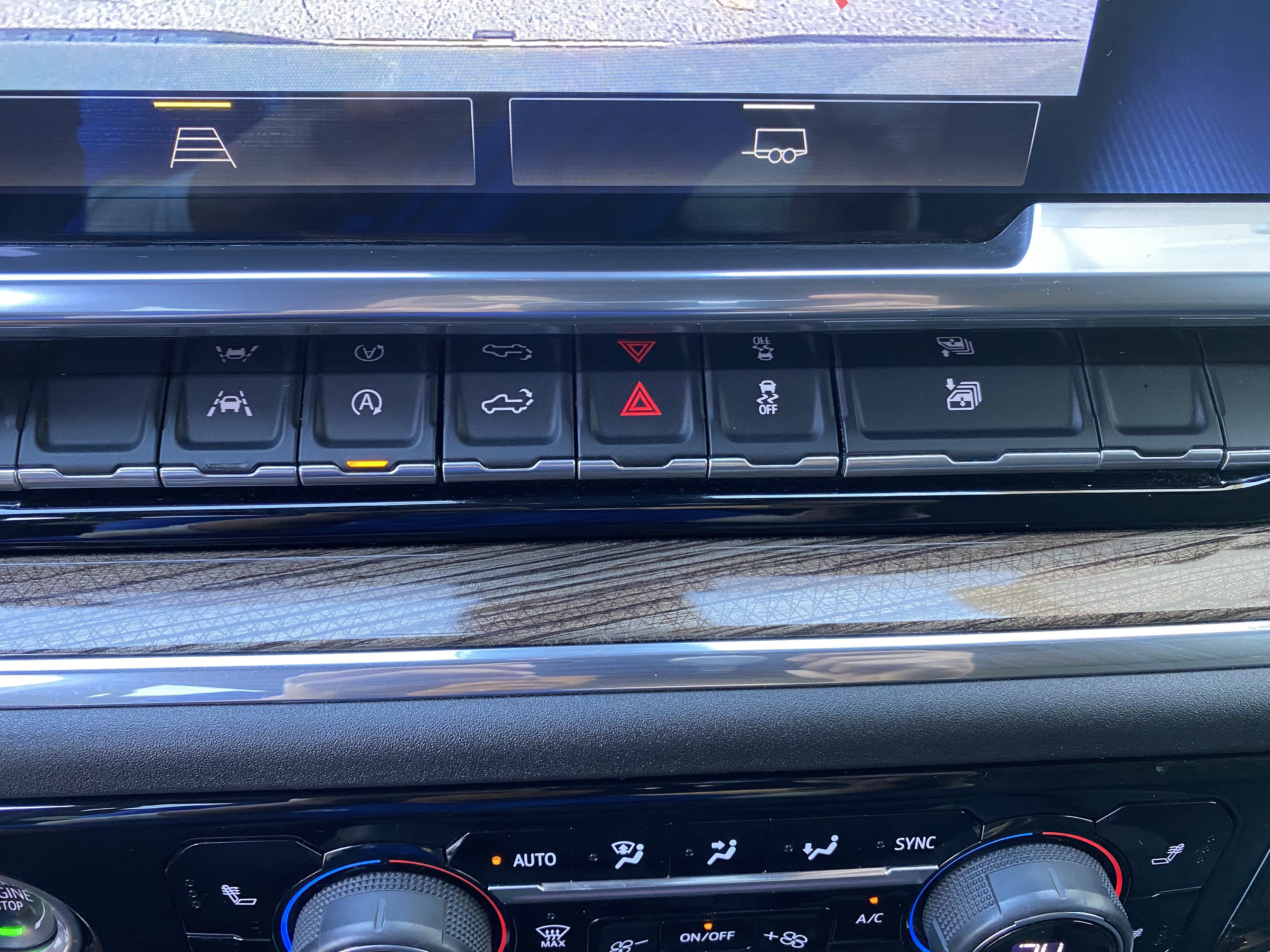 Used 2023 Chevrolet Silverado 1500 LT AWD/4WD image 28