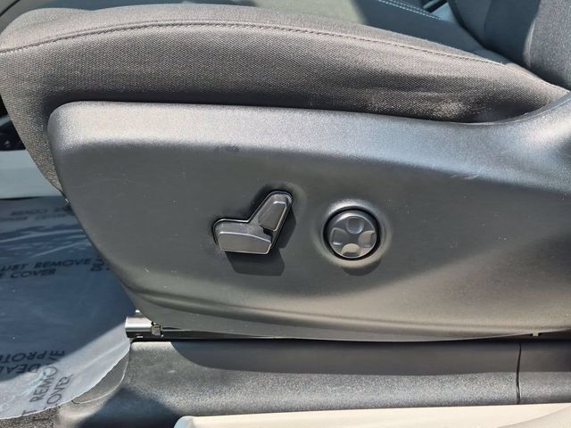 Used 2024 Chrysler Voyager LX FWD image 12