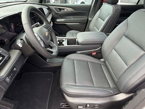 New 2026 Chevrolet Traverse LT w/ Sun and Wheel Package FWD image 17