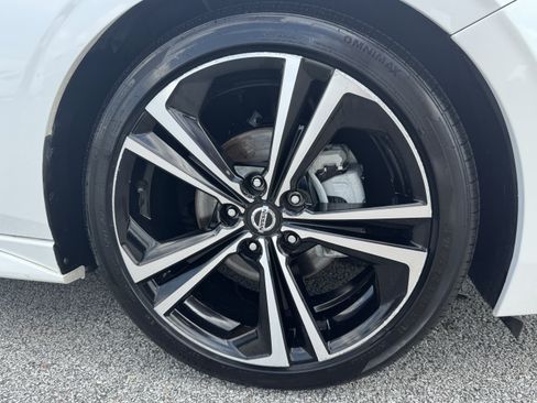 Used 2021 Nissan Sentra SR FWD image 13