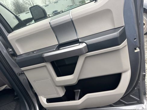 Used 2022 Ford F250 XLT w/ Black Appearance Package image 8