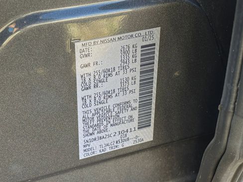 Used 2025 Nissan Pathfinder SV image 31