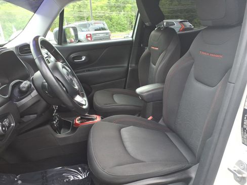Used 2016 Jeep Renegade Trailhawk AWD/4WD image 8